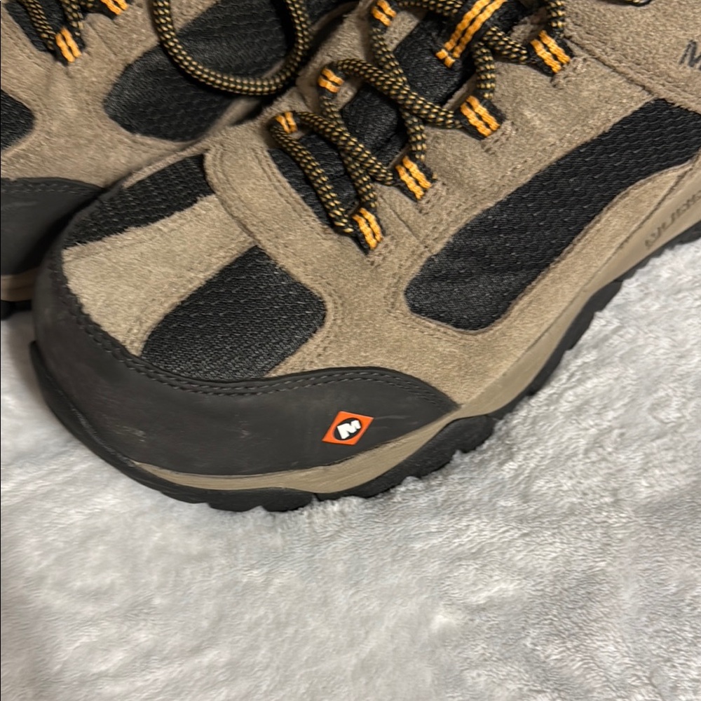 Merrell Black and Tan Athletic Shoes with Durable Design - Picture 4 of 5